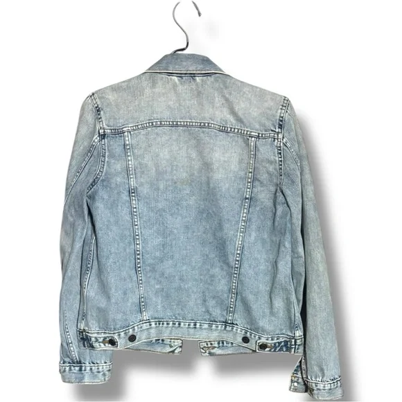 GAP Blue Light Wash Denim Slim Fit Button Front Closure Jacket With Four Pockets - Picture 16 of 16